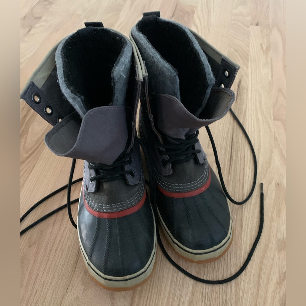 Mens Sorel winter waterproof boots size 10